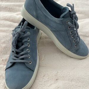 Ecco Stylish Blue Sneakers